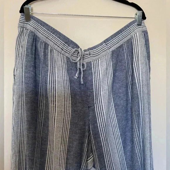 Old Navy Pull On Blue and White Stripe Pants - Picture 2 of 6